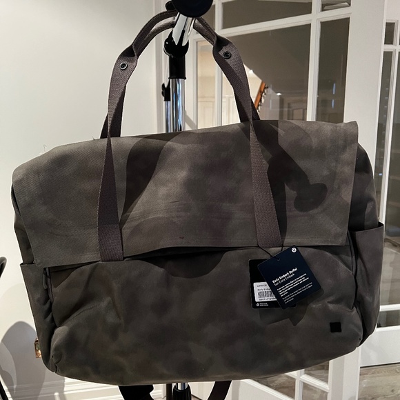 lululemon athletica Handbags - Lululemon Early Embark Duffel/Computer bag